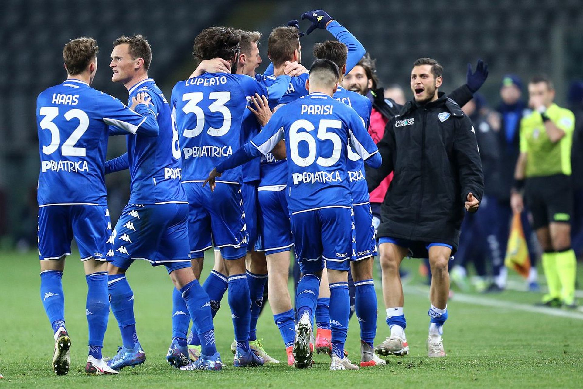 利不仅让她 利不仅让她